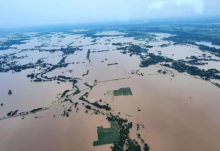 Odisha में बाढ़ से निपटने के लिए प्रबंधन योजना, नियंत्रण कक्ष तैयार Odisha में बाढ़ से निपटने के लिए प्रबंधन योजना, नियंत्रण कक्ष तैयार