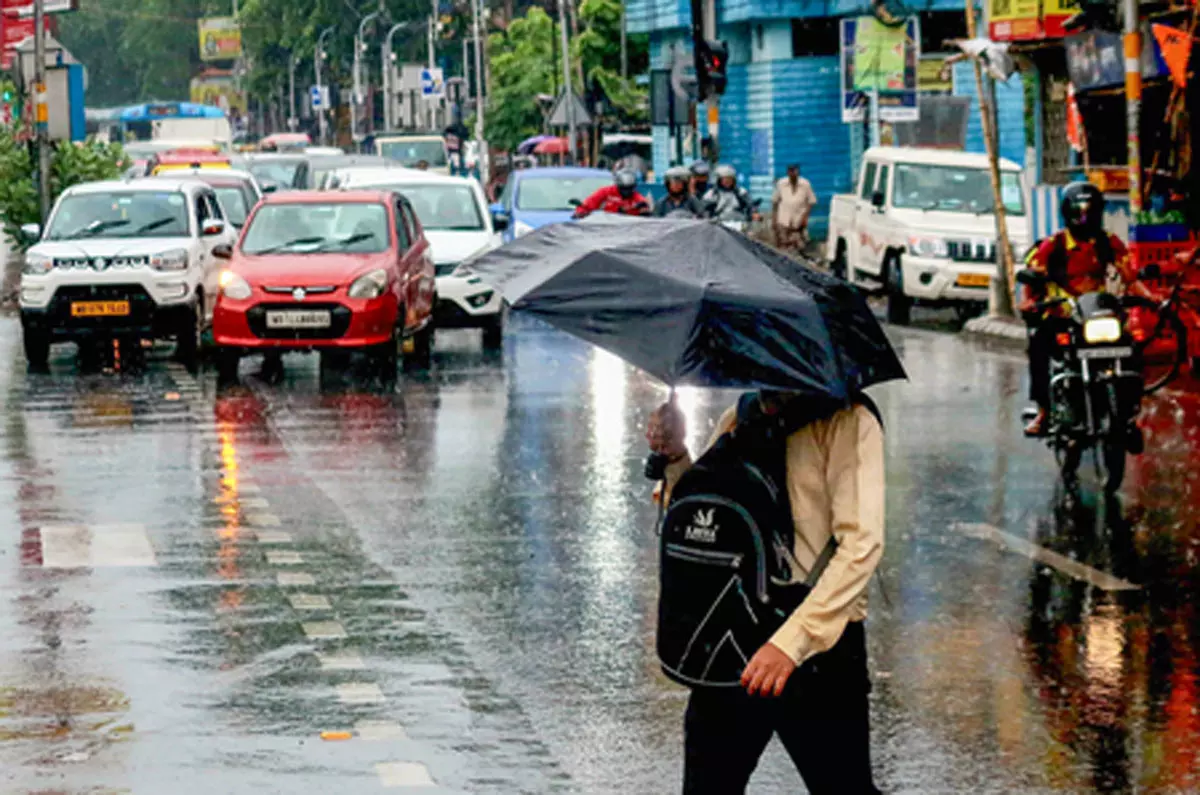 एनसीआर में मौसम ने बदला मिजाज, अगले तीन दिन बारिश के आसार एनसीआर में मौसम ने बदला मिजाज, अगले तीन दिन बारिश के आसार