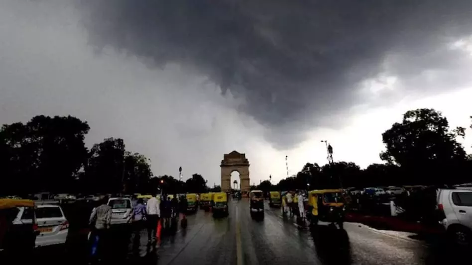 New Delhi: दिल्ली एनसीआर में अगले तीन दिन बरसात के साथ ठंडक बढ़ने के संकेत New Delhi: दिल्ली एनसीआर में अगले तीन दिन बरसात के साथ ठंडक बढ़ने के संकेत