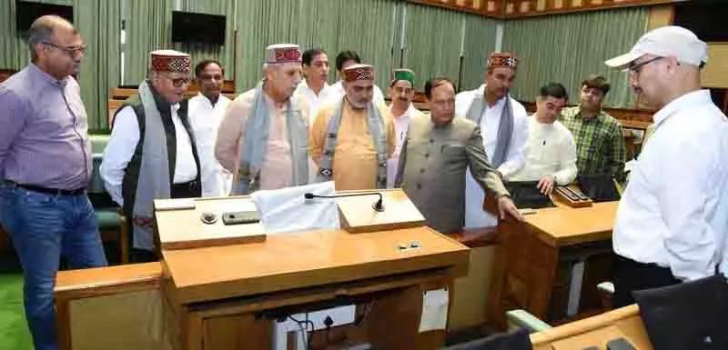 Haryana पैनल ने विधानसभा का दौरा किया Haryana पैनल ने विधानसभा का दौरा किया
