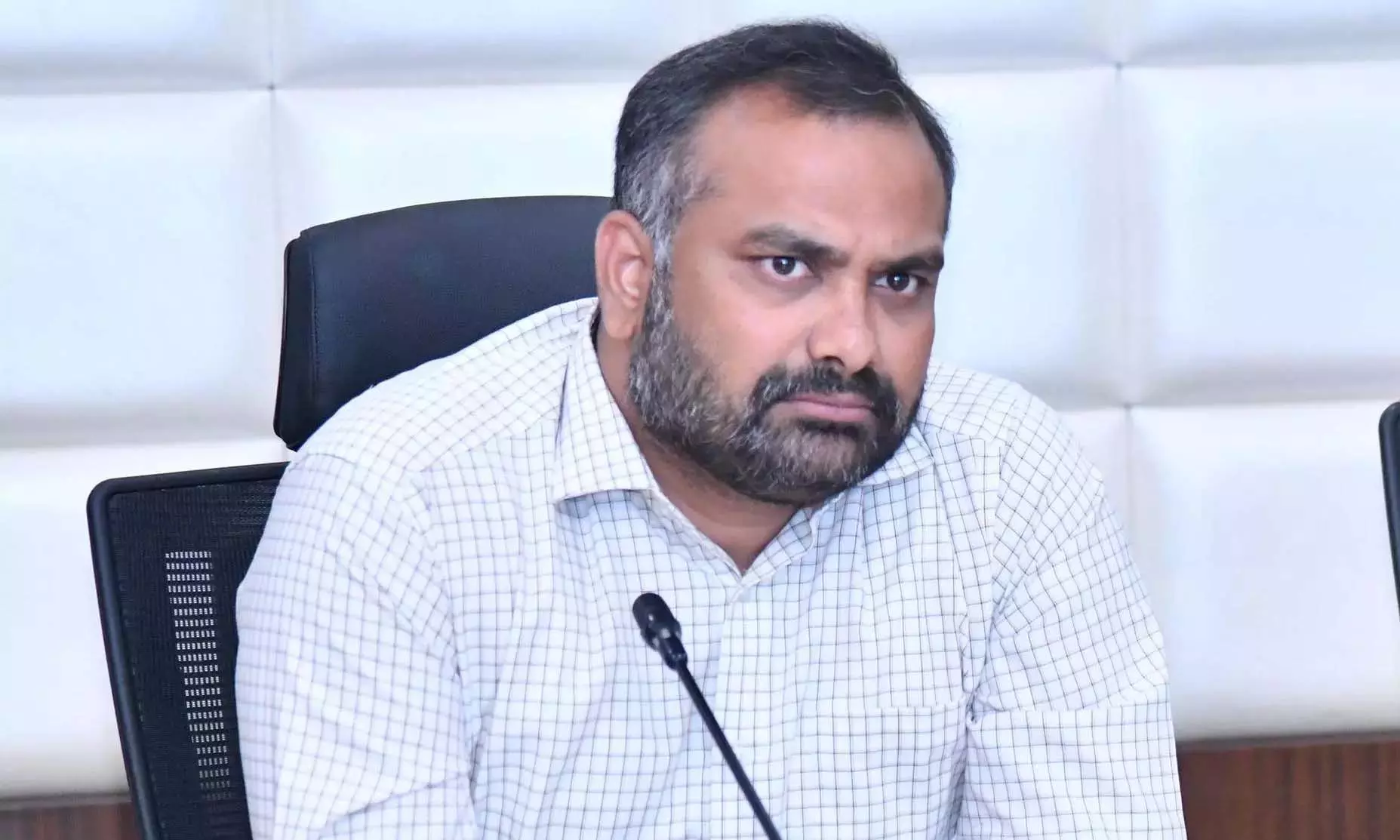 GHMC ने असुरक्षित इमारतों और तहखानों को निशाना बनाया GHMC ने असुरक्षित इमारतों और तहखानों को निशाना बनाया