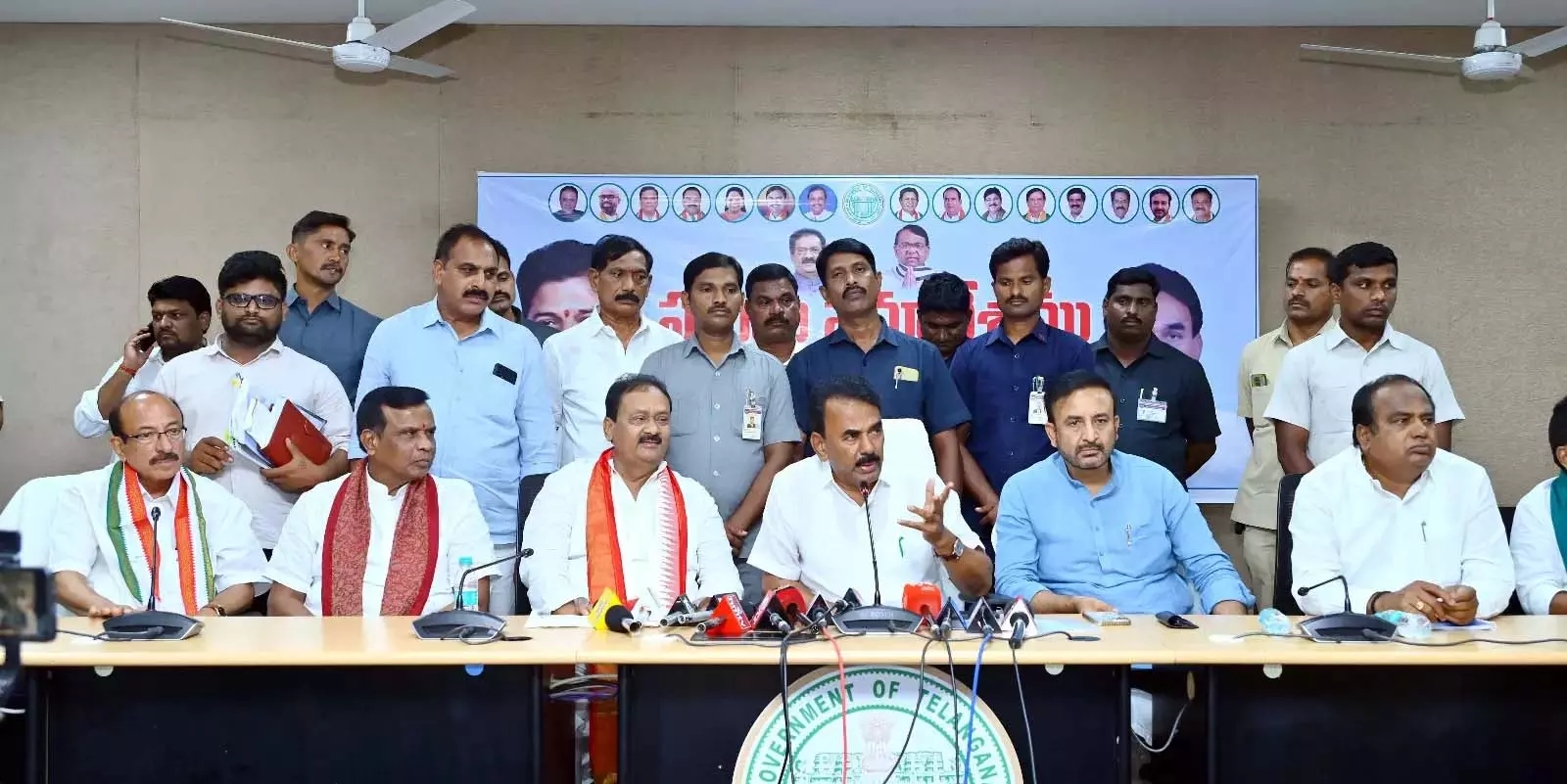 Telangana: कस्टम राइस पर डिफॉल्ट करने वाले राइस मिलर्स पर कार्रवाई के लिए जुपली Telangana: कस्टम राइस पर डिफॉल्ट करने वाले राइस मिलर्स पर कार्रवाई के लिए जुपली