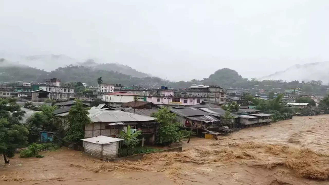 सिगिन नदी के उफान से मकान, बुनियादी ढांचे प्रभावित सिगिन नदी के उफान से मकान, बुनियादी ढांचे प्रभावित
