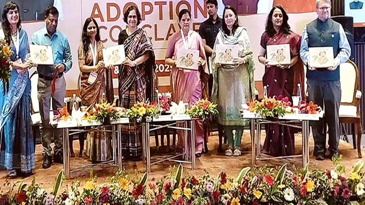 Odisha ने परिवार आधारित देखभाल ढांचे को मजबूत करने के लिए दत्तक ग्रहण सम्मेलन की मेजबानी की Odisha ने परिवार आधारित देखभाल ढांचे को मजबूत करने के लिए दत्तक ग्रहण सम्मेलन की मेजबानी की