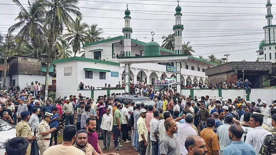 सांप्रदायिक अशांति को रोकने के लिए एक्शन फोर्स, Bantwal हत्या के लिए 3 लोग गिरफ्तार सांप्रदायिक अशांति को रोकने के लिए एक्शन फोर्स, Bantwal हत्या के लिए 3 लोग गिरफ्तार