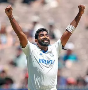 स्विंगिंग इंग्लिश परिस्थितियों में खेलने को लेकर उत्साहित हैं बुमराह स्विंगिंग इंग्लिश परिस्थितियों में खेलने को लेकर उत्साहित हैं बुमराह