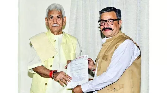 जोरावर सिंह ने LG से मुलाकात की जोरावर सिंह ने LG से मुलाकात की