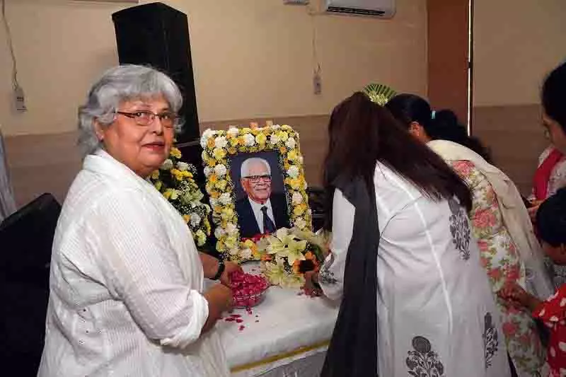 Chandigarh: प्रोफेसर बम्बाह को श्रद्धांजलि अर्पित की गई Chandigarh: प्रोफेसर बम्बाह को श्रद्धांजलि अर्पित की गई