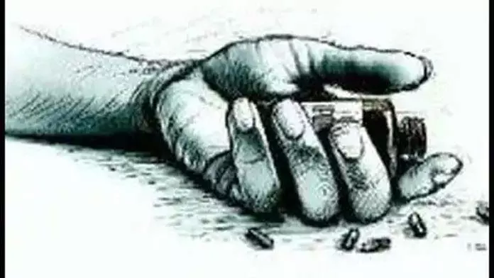 Jammu: व्यक्ति ने जहर खाकर की आत्महत्या Jammu: व्यक्ति ने जहर खाकर की आत्महत्या