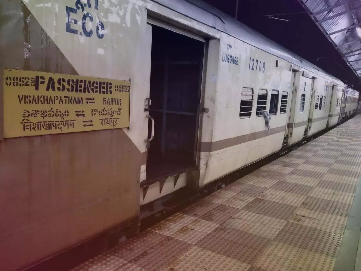 ईस्ट कोस्ट रेलवे में पावर ब्लॉक: विशाखापत्तनम-रायपुर पैसेंजर ट्रेन 2 जून को रद्द ईस्ट कोस्ट रेलवे में पावर ब्लॉक: विशाखापत्तनम-रायपुर पैसेंजर ट्रेन 2 जून को रद्द