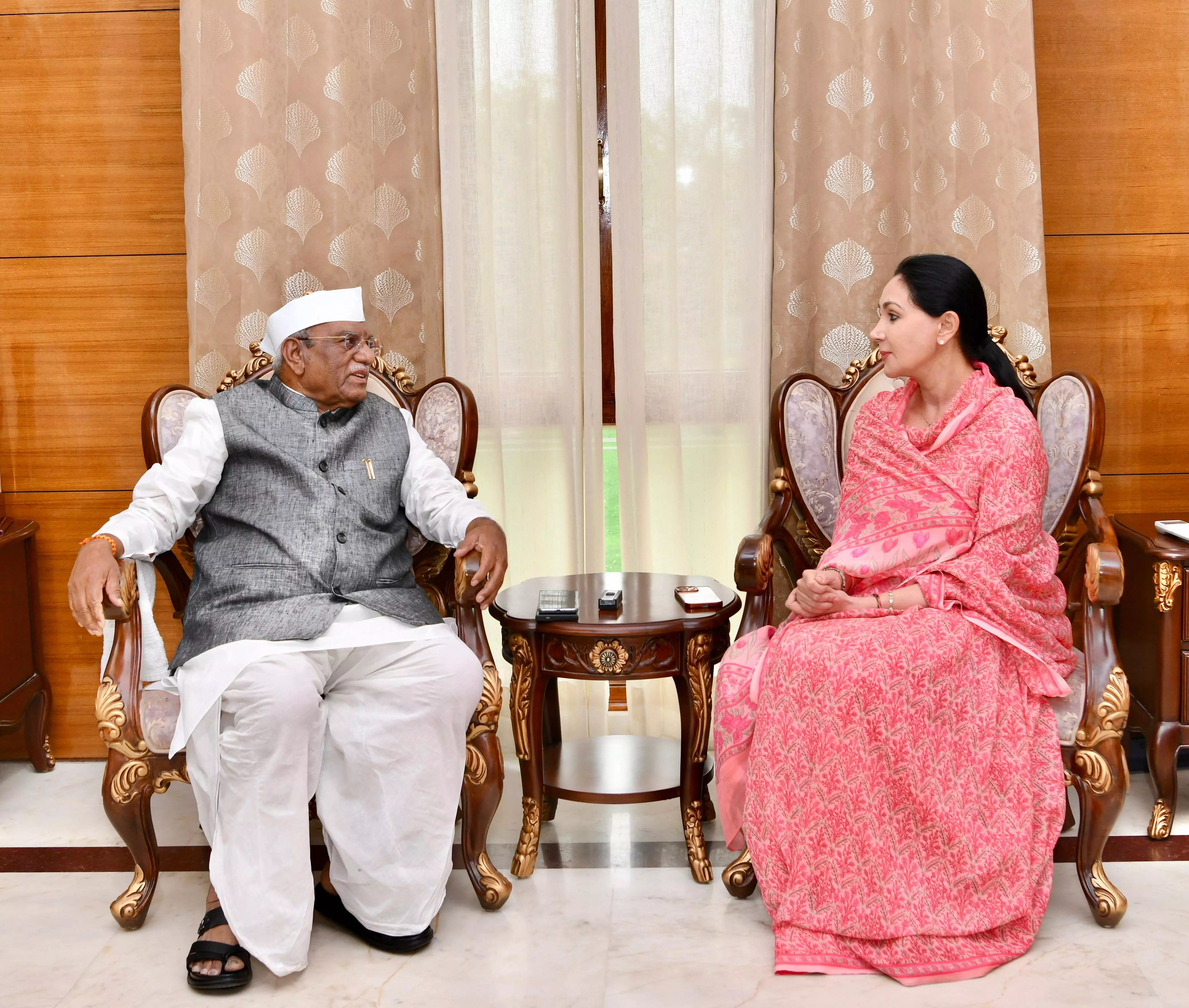 Jaipur: राज्यपाल से उपमुख्यमंत्री की शिष्टाचार भेंट Jaipur: राज्यपाल से उपमुख्यमंत्री की शिष्टाचार भेंट