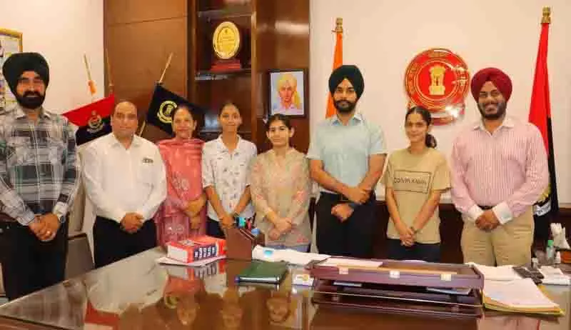 PSEB बोर्ड के टॉपरों ने SSP ग्रामीण के साथ बिताया समय, सफलता के टिप्स लिए PSEB बोर्ड के टॉपरों ने SSP ग्रामीण के साथ बिताया समय, सफलता के टिप्स लिए