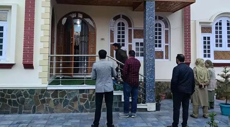 CIK ने कश्मीर में कई स्थानों पर छापे मारे CIK ने कश्मीर में कई स्थानों पर छापे मारे