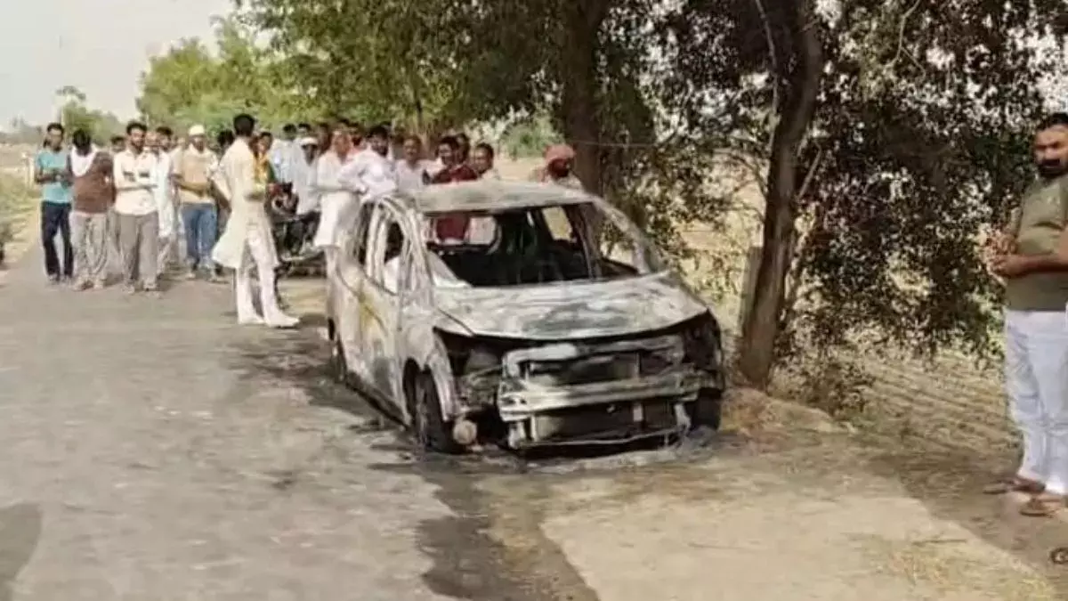 कार में जिंदा जले ड्राइवर की दर्दनाक मौत कार में जिंदा जले ड्राइवर की दर्दनाक मौत