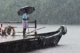 केरल: समुद्र में डूबी नाव, 2 मृत केरल: समुद्र में डूबी नाव, 2 मृत