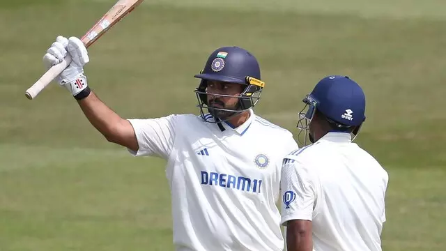 इंग्लैंड लायंस के खिलाफ करुण नायर ने शतक लगाया इंग्लैंड लायंस के खिलाफ करुण नायर ने शतक लगाया