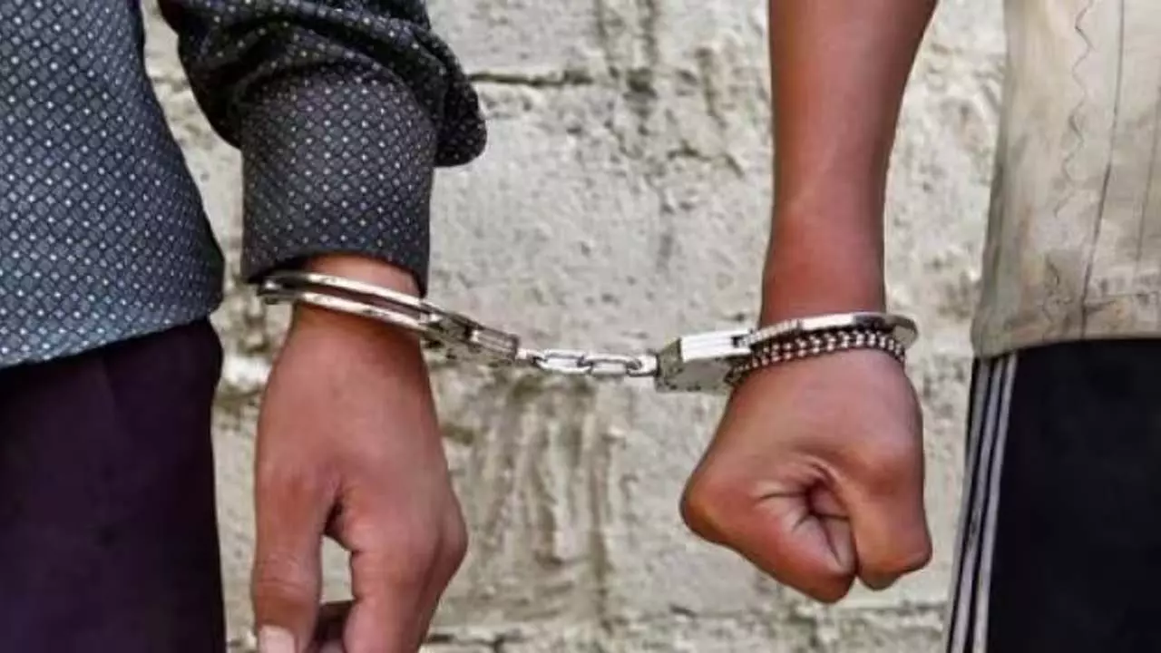 Delhi पुलिस ने किया 15 साल पुराने न्यूयॉर्क रोहित चौधरी गैंग का खुलासा Delhi पुलिस ने किया 15 साल पुराने न्यूयॉर्क रोहित चौधरी गैंग का खुलासा