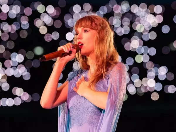Taylor Swift ने अपने पहले छह एल्बमों के अधिकार खरीदे Taylor Swift ने अपने पहले छह एल्बमों के अधिकार खरीदे