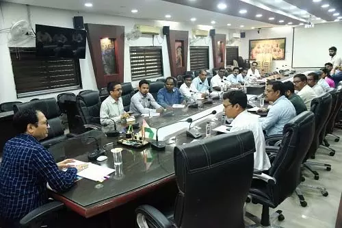 निर्माण कार्यों की गुणवत्ता से कदापि समझौता नहीं किया जायेगा: कलेक्टर निर्माण कार्यों की गुणवत्ता से कदापि समझौता नहीं किया जायेगा: कलेक्टर