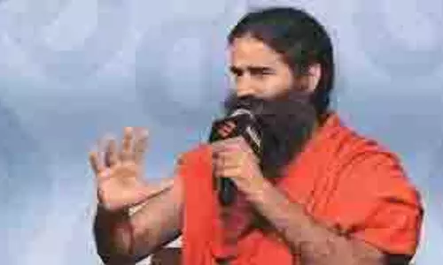 Baba Ramdev Tips: बच्चों के भी बाल हो रहे हैं सफेद, बाबा रामदेव के ये उपाय दिलाएंगे राहत