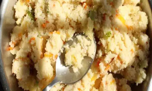 Mohan Bhog: इस लाजवाब मिठाई से जीतें अपनों के साथ-साथ दूसरों का भी दिल Mohan Bhog: इस लाजवाब मिठाई से जीतें अपनों के साथ-साथ दूसरों का भी दिल