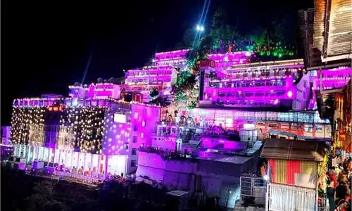 Mata Vaishno Devi : श्रद्धालुओं की संख्या में हुई बढ़ोतरी, भक्तों में दिख रहा नया उत्साह
