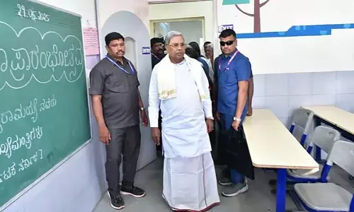 गुणवत्ता के मामले में सरकारी स्कूल पीछे नहीं हैं: CM गुणवत्ता के मामले में सरकारी स्कूल पीछे नहीं हैं: CM