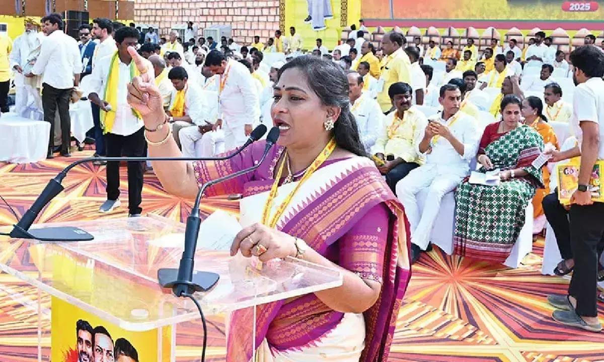 Andhra: नायडू दूरदर्शी नेता, मंत्री अनीता ने की सराहना Andhra: नायडू दूरदर्शी नेता, मंत्री अनीता ने की सराहना
