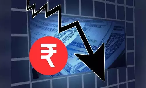 डॉलर मजबूत, तेल महंगा; रुपया 7 पैसे गिरकर 85.45 पर पहुँचा