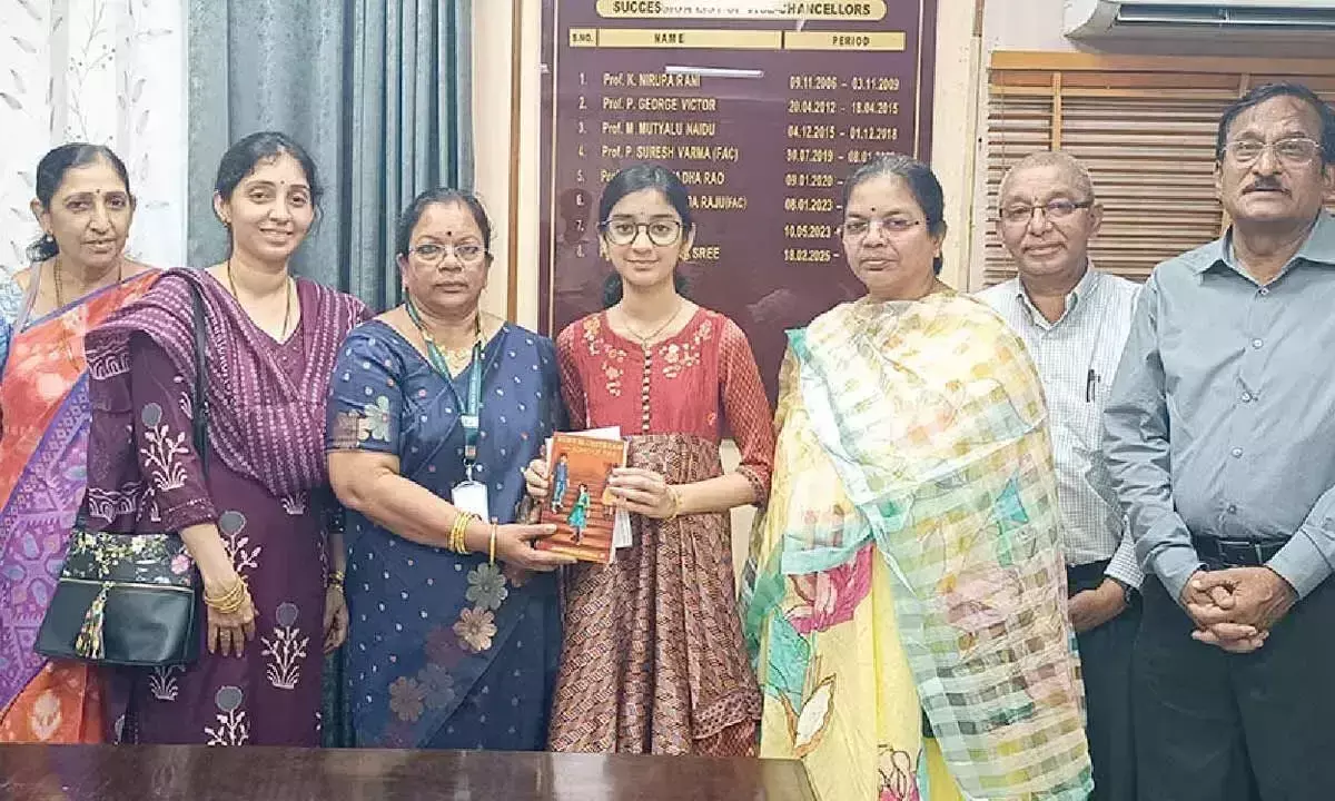 Andhra: 13 वर्षीय महिराम ने अंग्रेजी उपन्यास लिखा Andhra: 13 वर्षीय महिराम ने अंग्रेजी उपन्यास लिखा