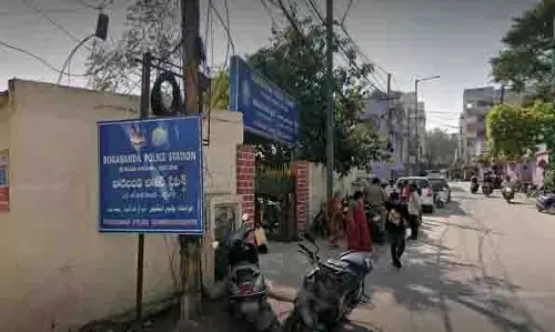 व्यवसायी की मौत से Borabanda में तनाव, पार्षद के खिलाफ मामला दर्ज व्यवसायी की मौत से Borabanda में तनाव, पार्षद के खिलाफ मामला दर्ज