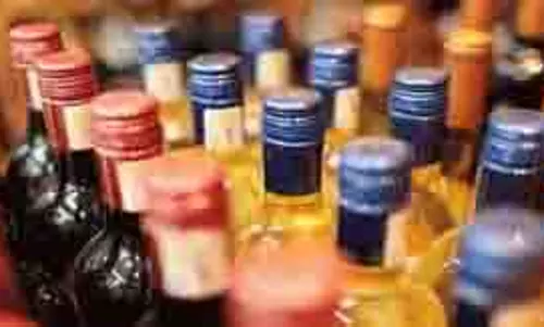 Punjab : अवैध शराब तस्करी का भंडाफोड़, सरकार ने माफिया को दी कड़ी चेतावनी