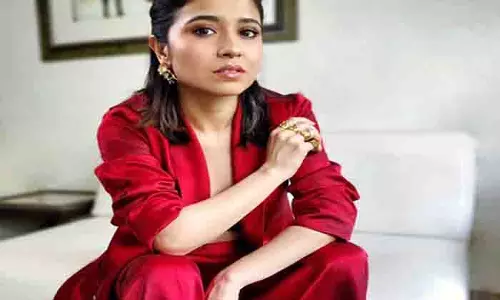 Shweta Tripathi एक दशक बाद समलैंगिक नाटक के साथ बतौर निर्माता थिएटर में वापसी कर रही Shweta Tripathi एक दशक बाद समलैंगिक नाटक के साथ बतौर निर्माता थिएटर में वापसी कर रही
