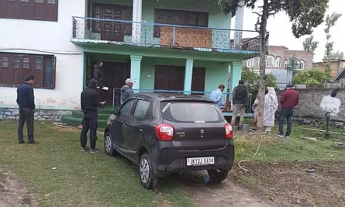 J&K पुलिस की काउंटर इंटेलिजेंस विंग ने कश्मीर घाटी में छापेमारी की