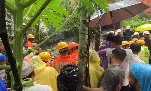 Mangaluru : मकान ढहने से महिला की मौत, तीन मिट्टी के नीचे दबे
