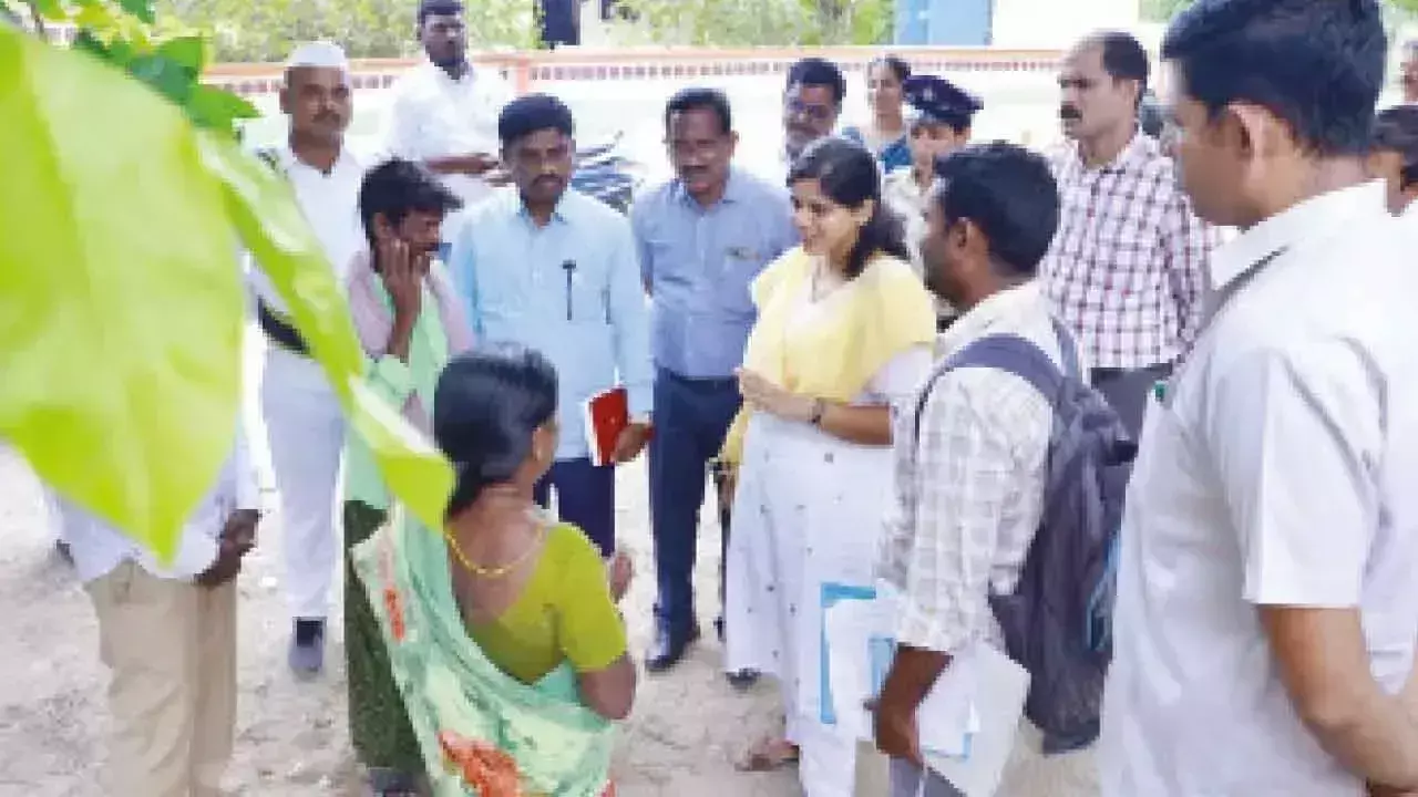 Telangana: इंदिराम्मा आवास उदतला पल्ली में गरीबों के लिए खुशी लाता है Telangana: इंदिराम्मा आवास उदतला पल्ली में गरीबों के लिए खुशी लाता है