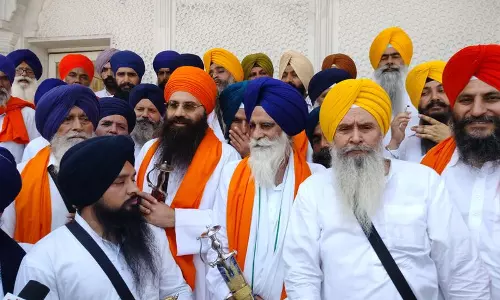 HSGMC सदस्यों ने स्वर्ण मंदिर में मत्था टेका