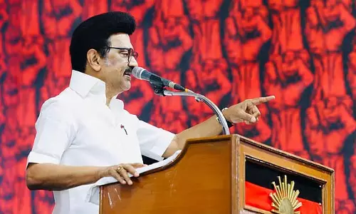 BJP सरकार रिजर्व बैंक के जरिए कर रही हमला! स्टालिन ने बुलाई आम बैठक! BJP सरकार रिजर्व बैंक के जरिए कर रही हमला! स्टालिन ने बुलाई आम बैठक!