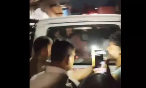 दुर्ग में पास्टर गिरफ्तार, धर्मांतरण रैकेट का भंडाफोड़ दुर्ग में पास्टर गिरफ्तार, धर्मांतरण रैकेट का भंडाफोड़