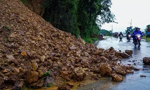 Karnataka के तटीय इलाकों में मूसलाधार बारिश के बाद भूस्खलन, एक बच्चे की मौत