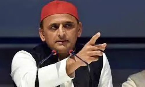 Lucknow: नौकरी के मुद्दे पर अखिलेश ने बीजेपी को घेरा