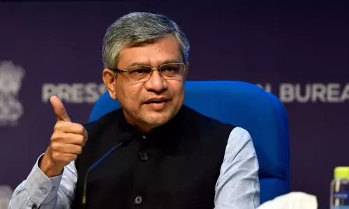 New Delhi: अश्विनी वैष्णव ने बताया कैसे भारत का AI इकोसिस्टम बना विश्व में मिसाल New Delhi: अश्विनी वैष्णव ने बताया कैसे भारत का AI इकोसिस्टम बना विश्व में मिसाल