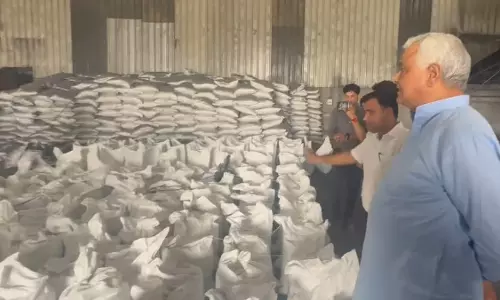 Ajmer: नकली खाद घोटाले में 5 यूनिट सीज, कर्मचारी छापेमारी से बचने ताला लगाकर भागे
