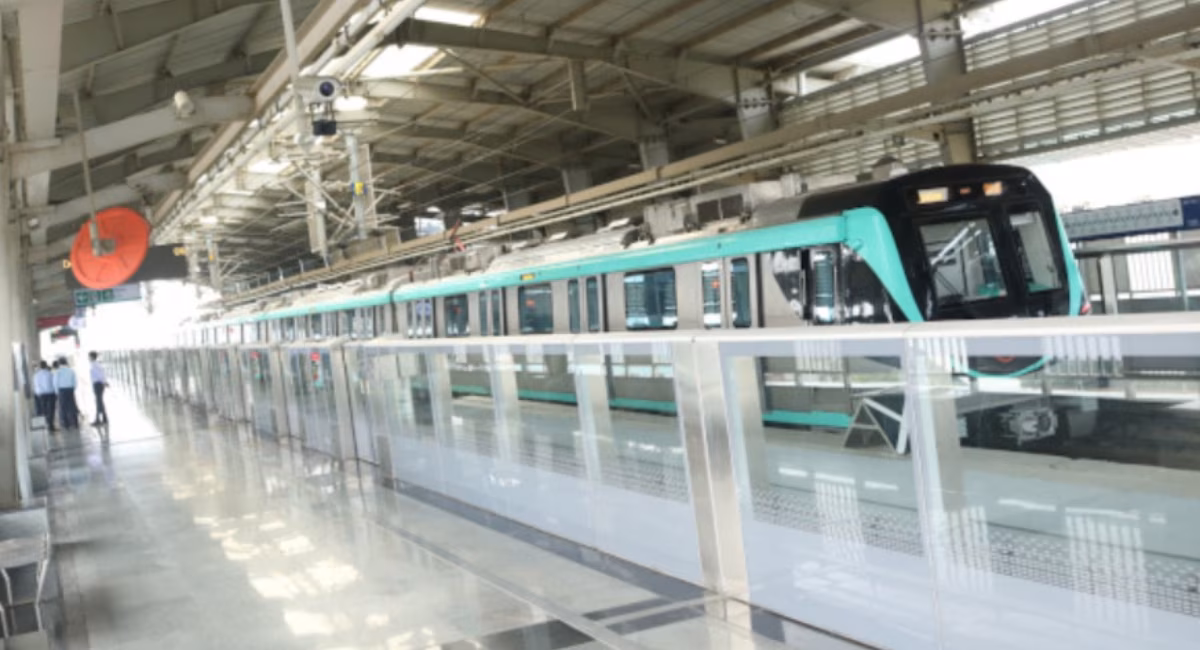 Noida: नोएडा मेट्रो में यूपीआई से रिचार्ज की सुविधा शुरू, यात्रियों को बड़ी राहत Noida: नोएडा मेट्रो में यूपीआई से रिचार्ज की सुविधा शुरू, यात्रियों को बड़ी राहत