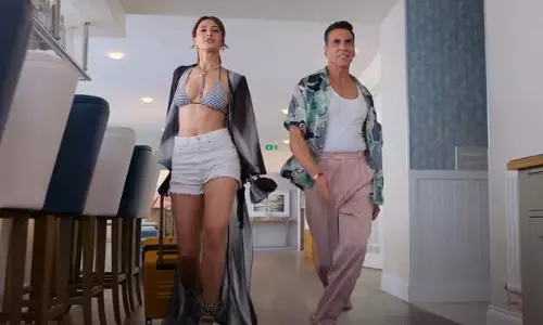 CBFC ने हाउसफुल 5 में ‘आइटम’ और ‘हराम’ को सेंसर किया; ‘कामुक दृश्यों’ को 2 सेकंड कम किया CBFC ने हाउसफुल 5 में ‘आइटम’ और ‘हराम’ को सेंसर किया; ‘कामुक दृश्यों’ को 2 सेकंड कम किया