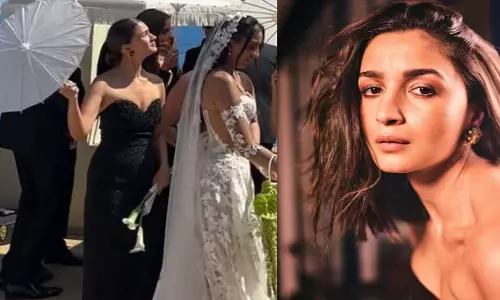 Alia Bhatt ने अपनी बेस्ट फ्रेंड की स्पेनिश शादी में ऑल-ब्लैक ब्राइड्समेड लुक में ग्लैमरस अंदाज में प्रस्तुति दी Alia Bhatt ने अपनी बेस्ट फ्रेंड की स्पेनिश शादी में ऑल-ब्लैक ब्राइड्समेड लुक में ग्लैमरस अंदाज में प्रस्तुति दी