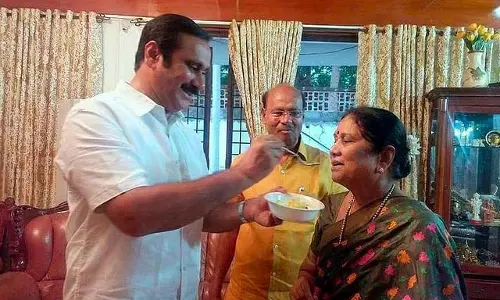 मैं अपनी मां पर जरा सी भी मुसीबत नहीं आने दूंगा: Ambumani मैं अपनी मां पर जरा सी भी मुसीबत नहीं आने दूंगा: Ambumani