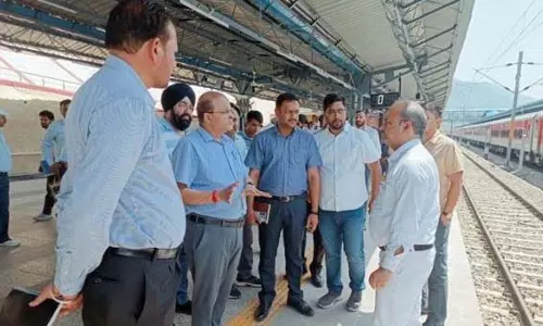 DRM जम्मू डिवीजन ने माता वैष्णो देवी कटरा रेलवे स्टेशन का निरीक्षण किया
