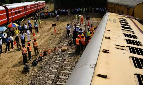 कैनाकोना CHC ने रेल दुर्घटना पर ‘आपदा मॉक ड्रिल’ आयोजित की कैनाकोना CHC ने रेल दुर्घटना पर ‘आपदा मॉक ड्रिल’ आयोजित की