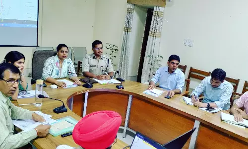Ganganagar: सड़क सुरक्षा पर जिला कलेक्टर सख्त, ब्लैक स्पॉट्स पर त्वरित कार्रवाई के निर्देश Ganganagar: सड़क सुरक्षा पर जिला कलेक्टर सख्त, ब्लैक स्पॉट्स पर त्वरित कार्रवाई के निर्देश